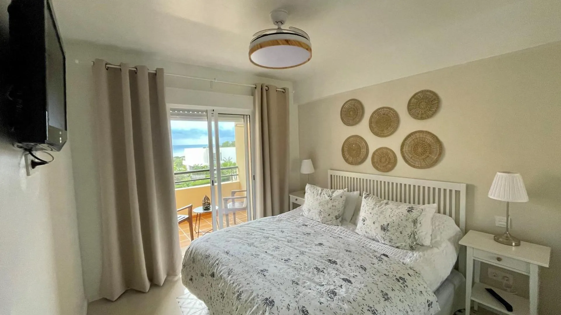 Apartment With Sea And Views Near Marbella Spain